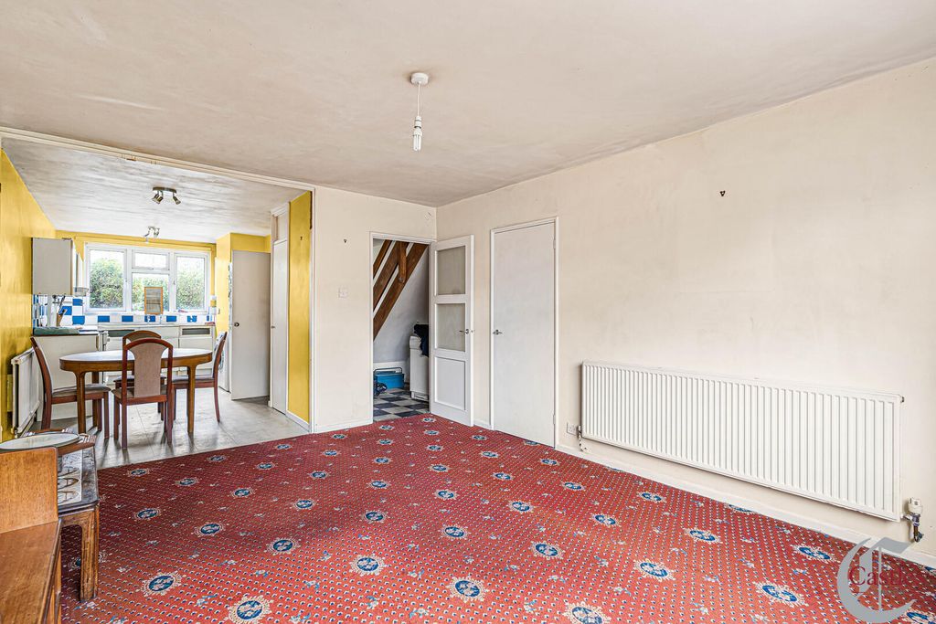 Property photo 1 of 28 Living Room