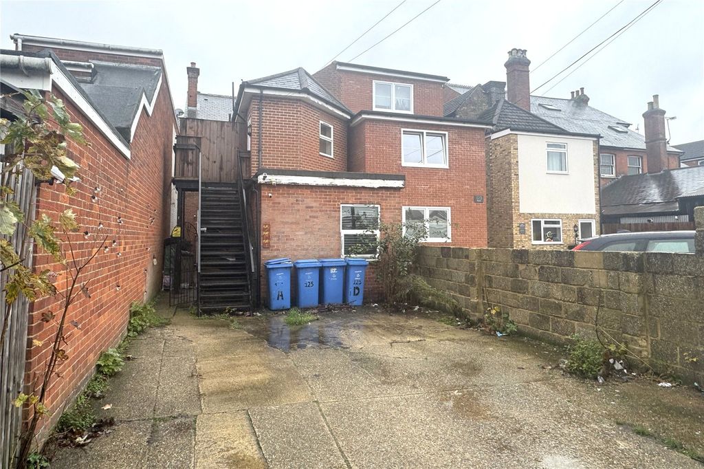 Property photo 2 of 8 Picture No. 01