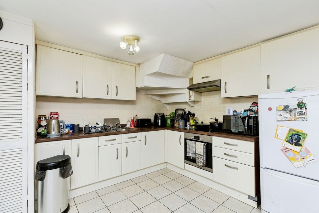 Property photo 3 of 16 Pbox-Img.Jpg