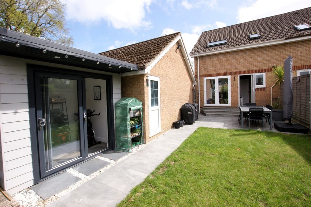 Property photo 2 of 12 Picture No. 14