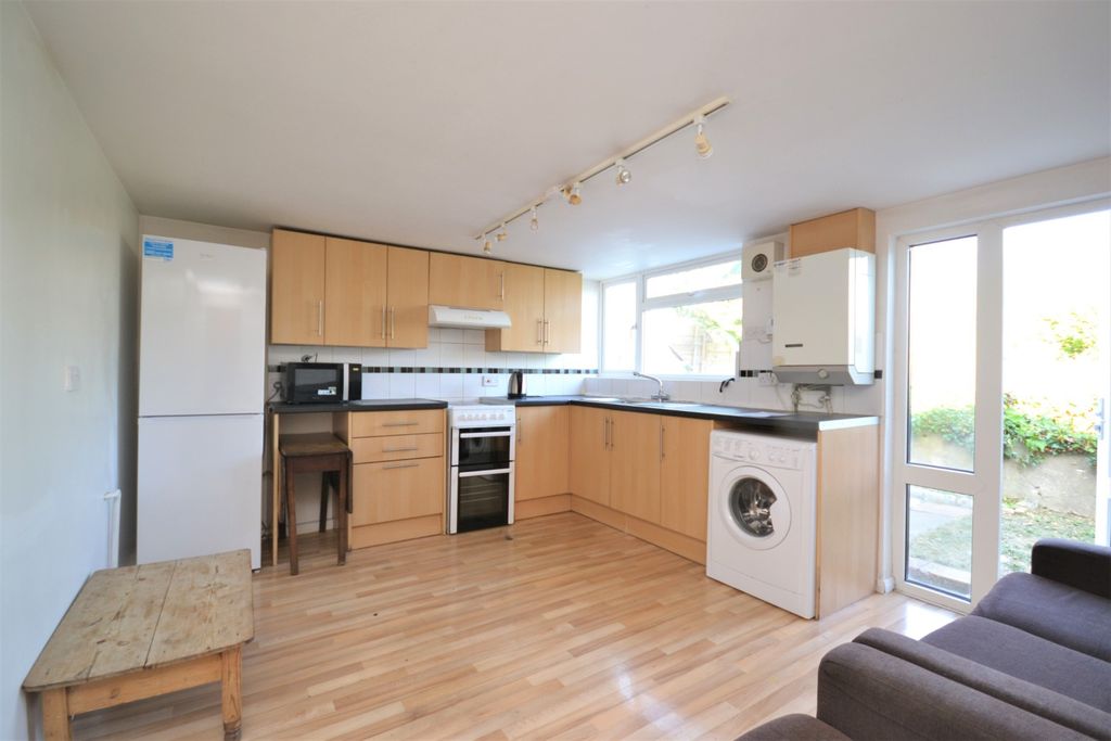 Property photo 2 of 8 Photo 07