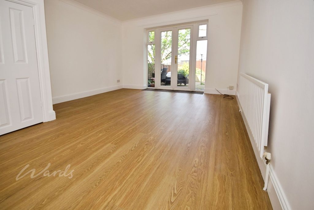 Property photo 3 of 9 Armada Lounge