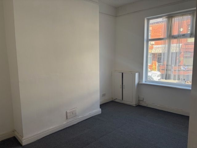Property photo 1 of 13 Img_4395