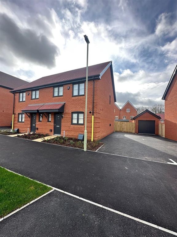 Property photo 1 of 10 84 Beaulieu Road.Jpg