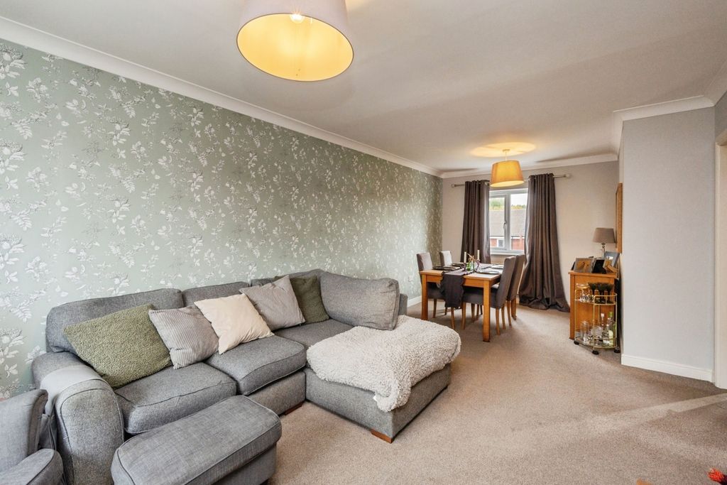 Property photo 3 of 17 Photo