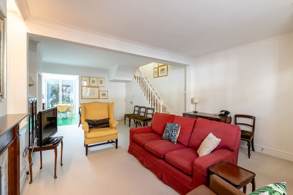 Property photo 3 of 18