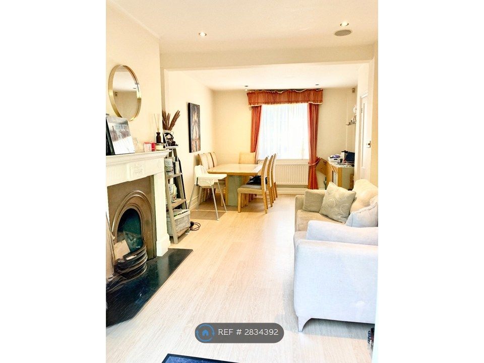 Property photo 3 of 11 Living Room Dining Room