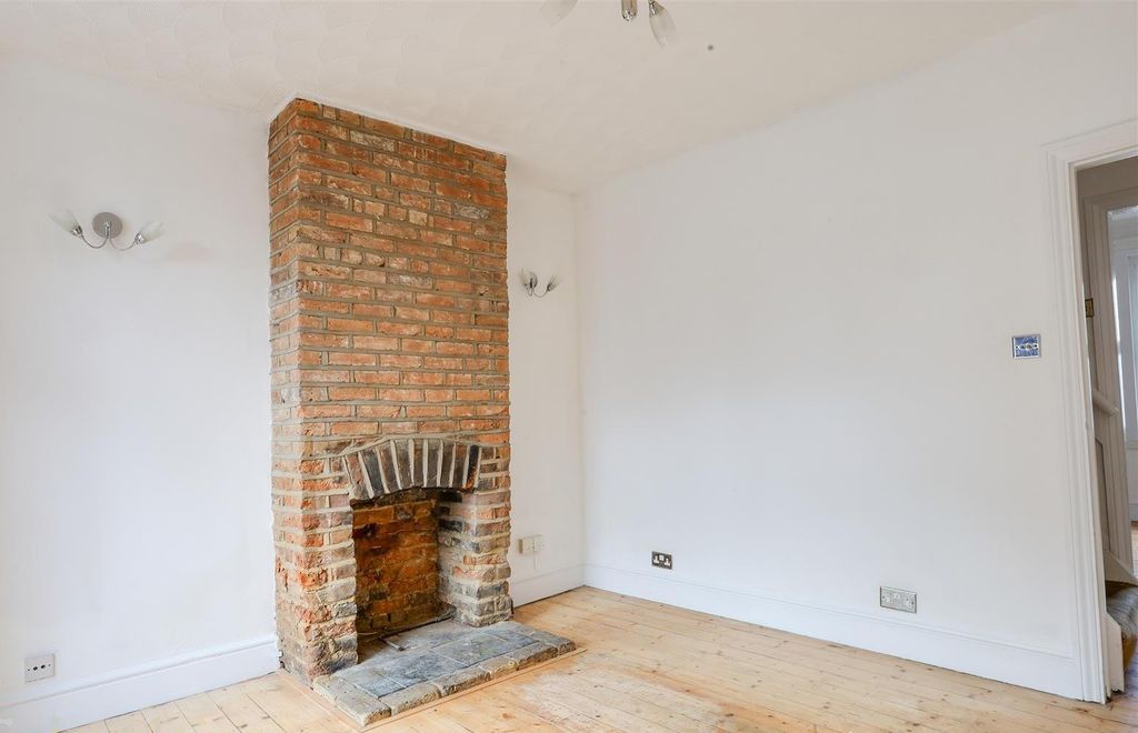 Property photo 3 of 8 4Amue2Iffkwacqsu993H-W.Jpg