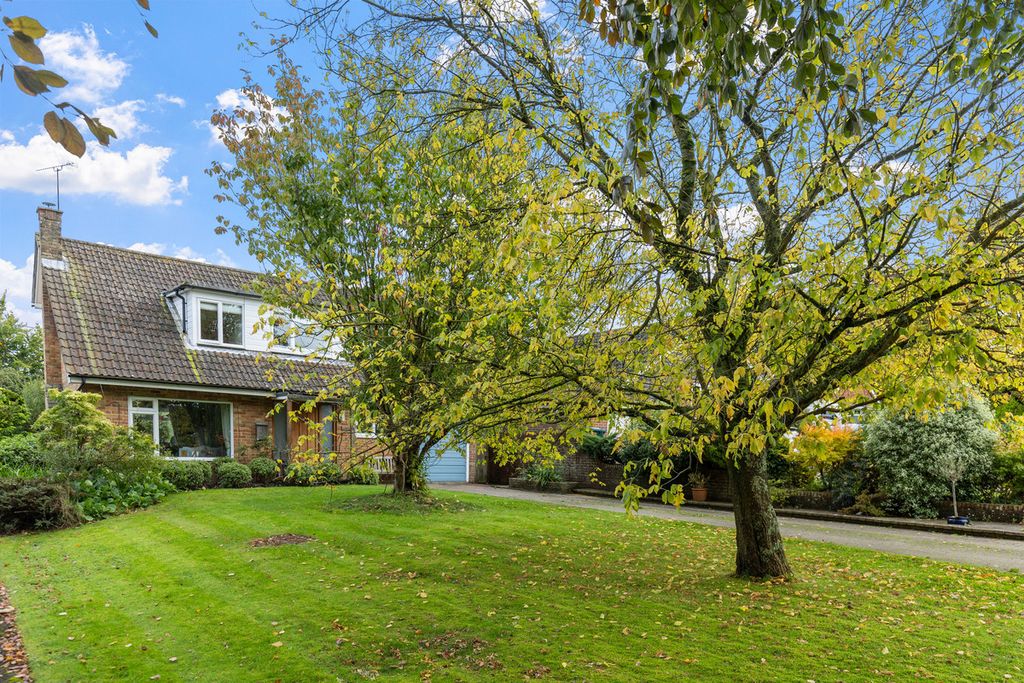 Property photo 1 of 18