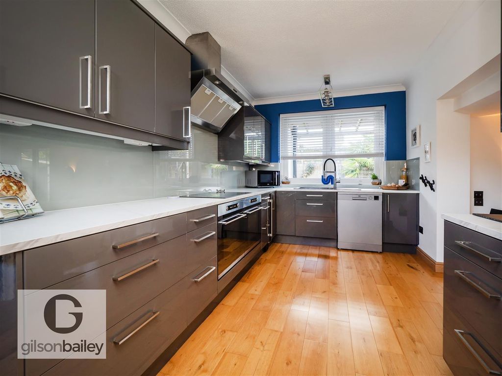 Property photo 3 of 24 12Longdellhills-46.Jpg