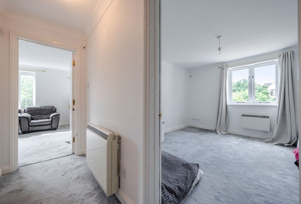 Property photo 3 of 9 1325211-6-687624E...