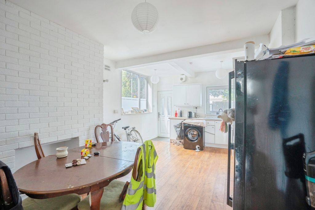 Property photo 3 of 20 Pbox-Img.Jpg