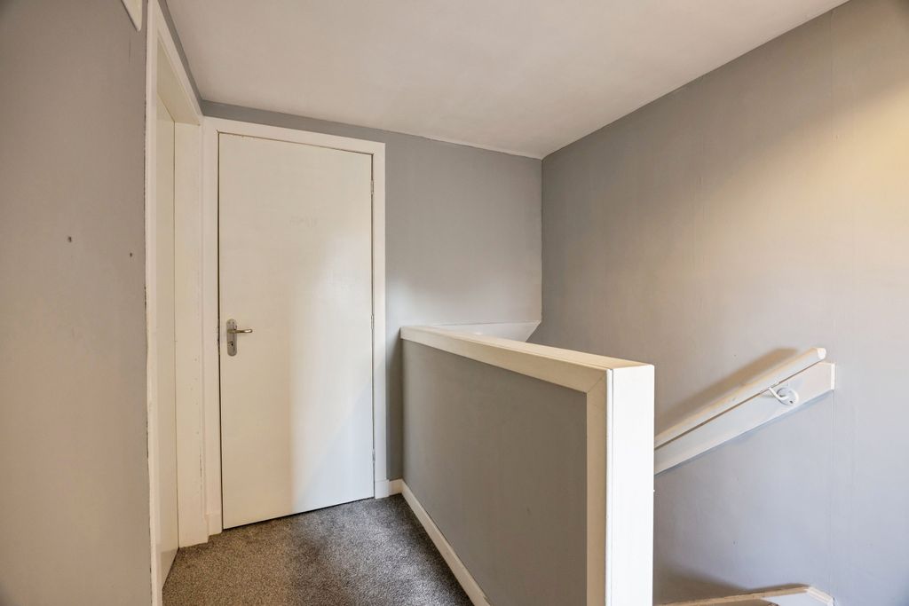 Property photo 3 of 13 Staircase