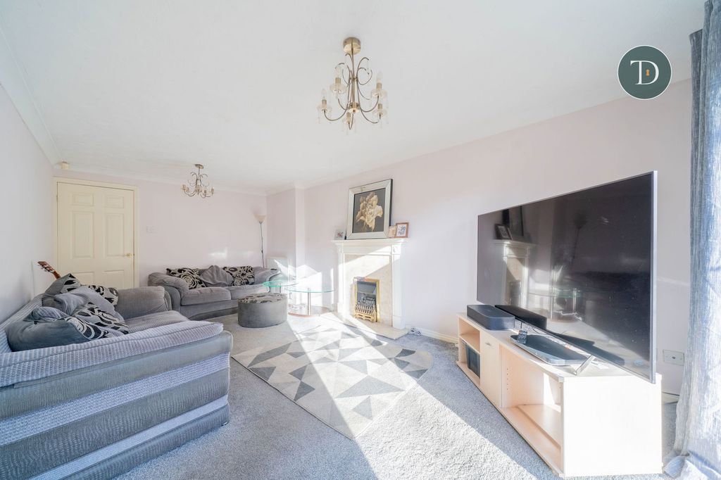 Property photo 3 of 25