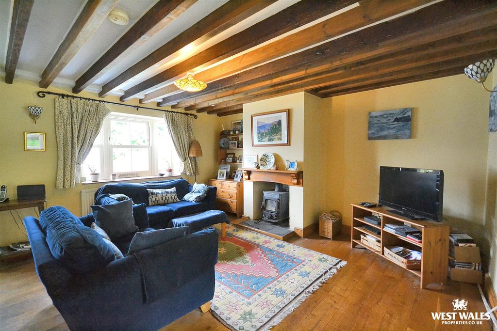 Property photo 3 of 25 Sitting Room