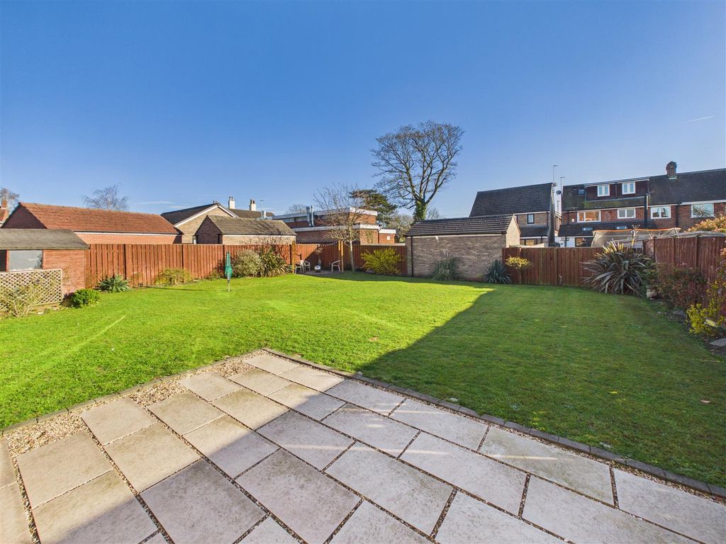 Property photo 2 of 17 Outside