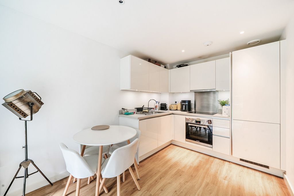 Property photo 3 of 8