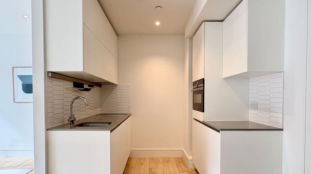 Property photo 2 of 19 Kitchen