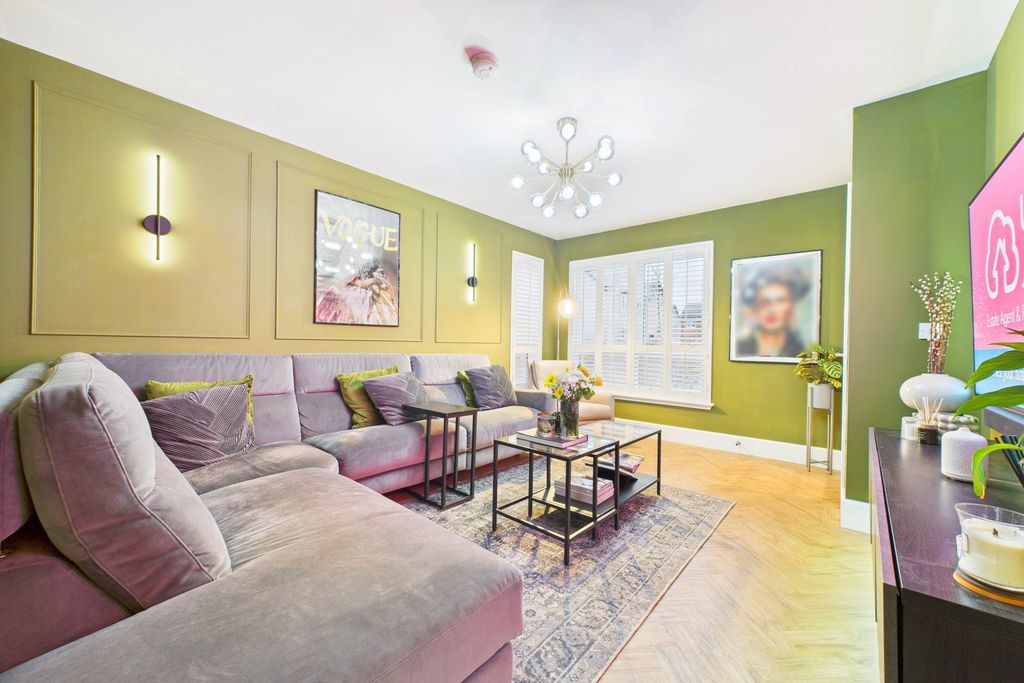 Property photo 2 of 34