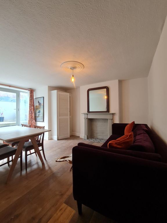 Property photo 1 of 2