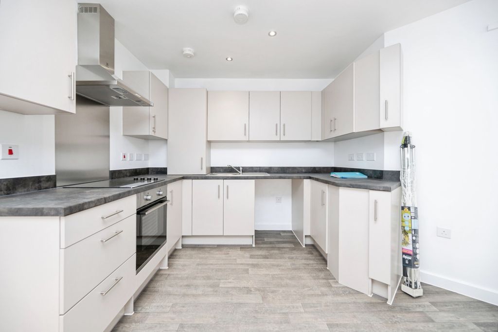 Property photo 3 of 23 Pbox-Img.Jpg