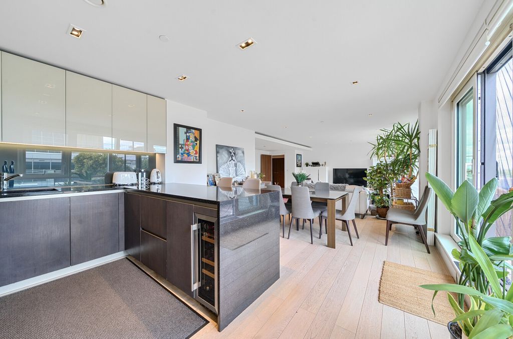 Property photo 2 of 29 1350315-6-68c9Dd0...