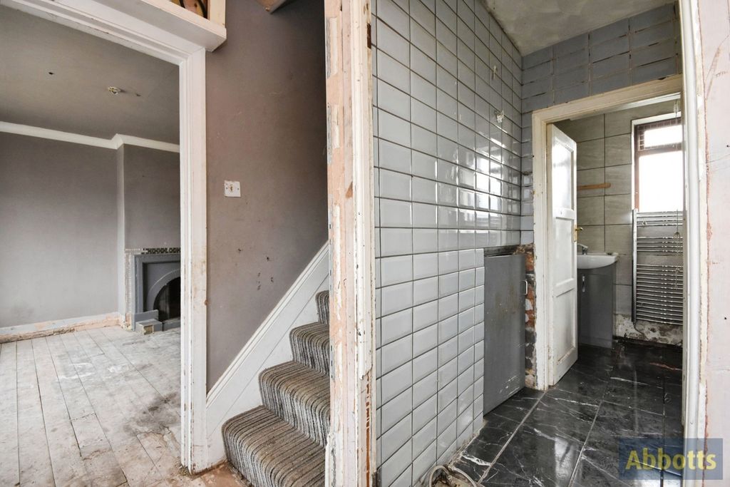 Property photo 2 of 27 Pbox-Img.Jpg