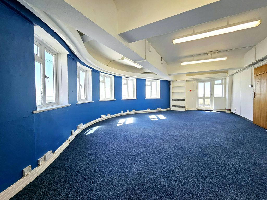 Property photo 2 of 8 20250401_195215.Jpg