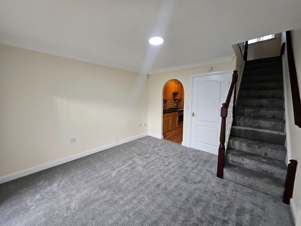 Property photo 2 of 7 Lounge 2.Jpg