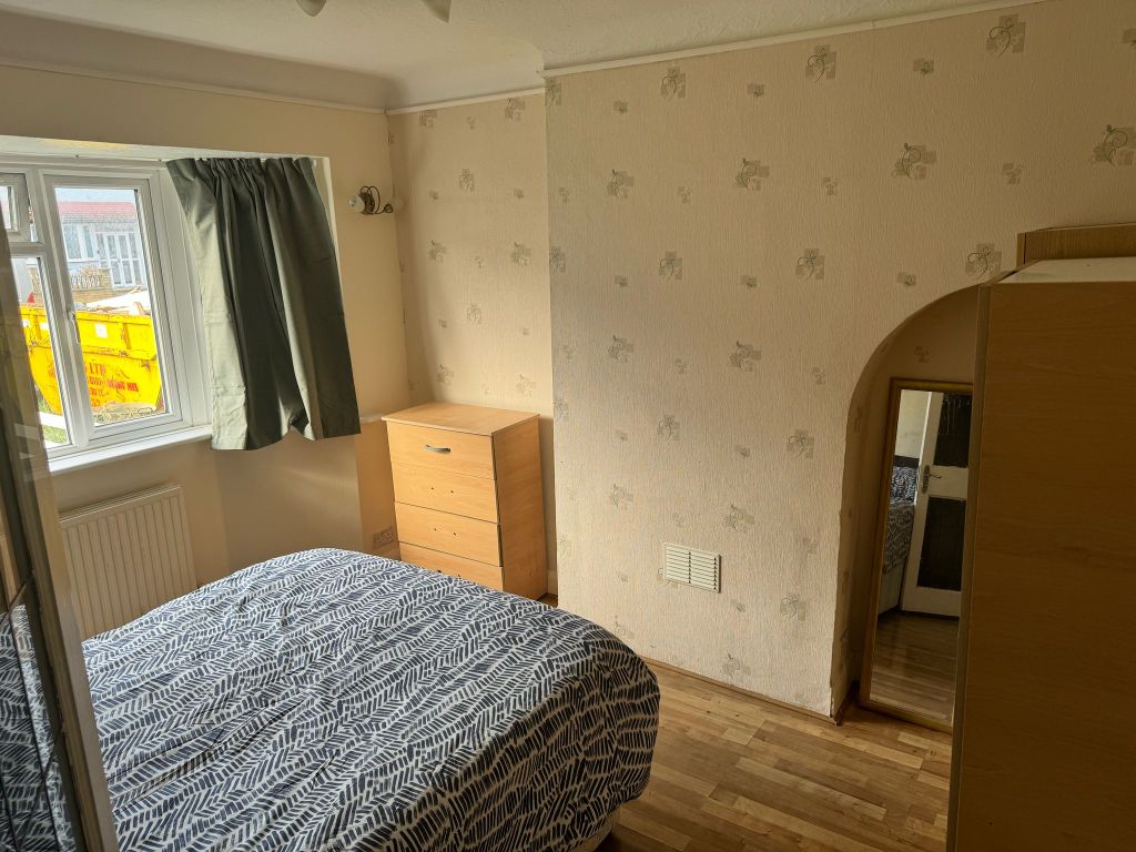 Property photo 1 of 12 Room 1