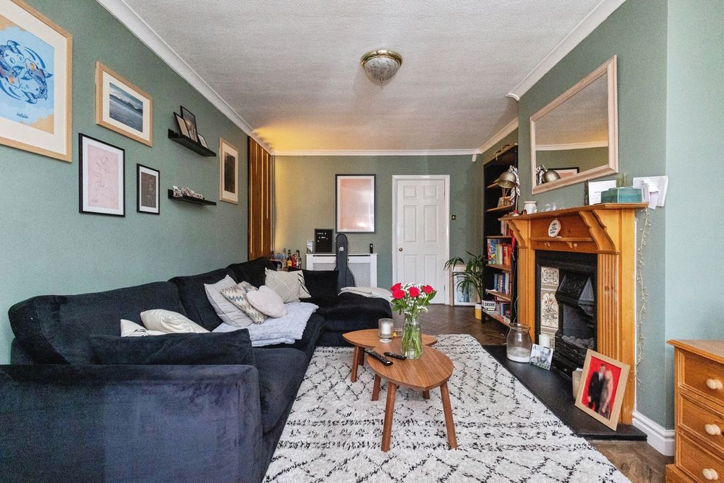 Property photo 3 of 16 Photo