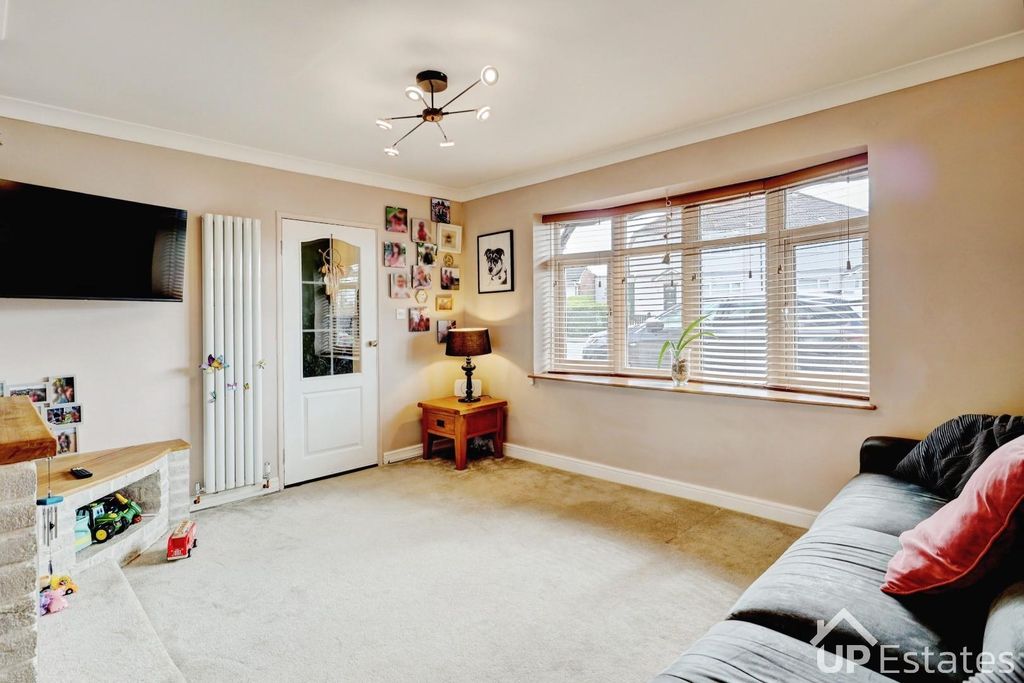 Property photo 3 of 23