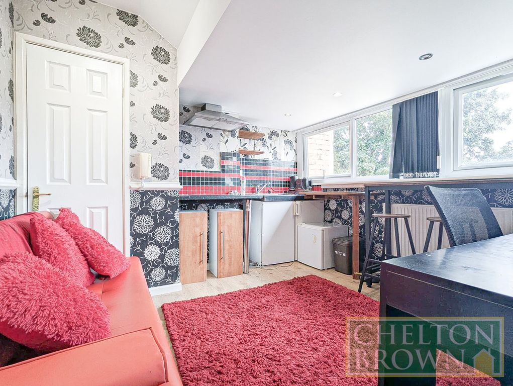 Property photo 3 of 11 Lounge/Kitchen