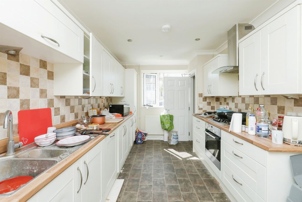 Property photo 3 of 14