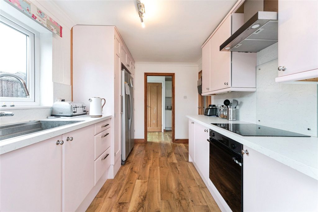 Property photo 2 of 25 Picture No. 06