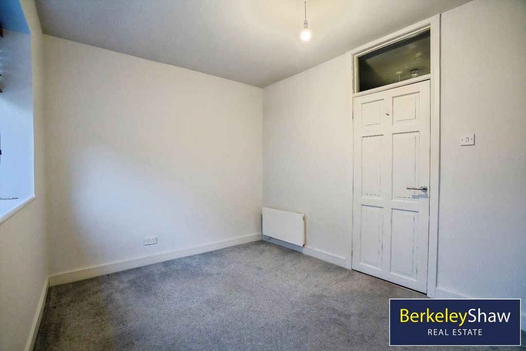 Property photo 3 of 16 Bedroom 2