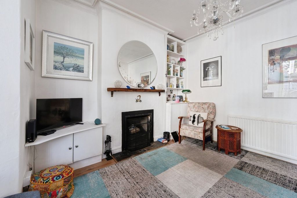 Property photo 3 of 19