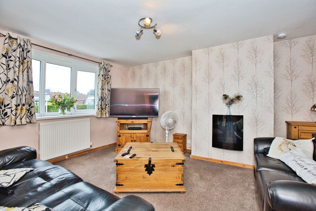 Property photo 2 of 17 Photo