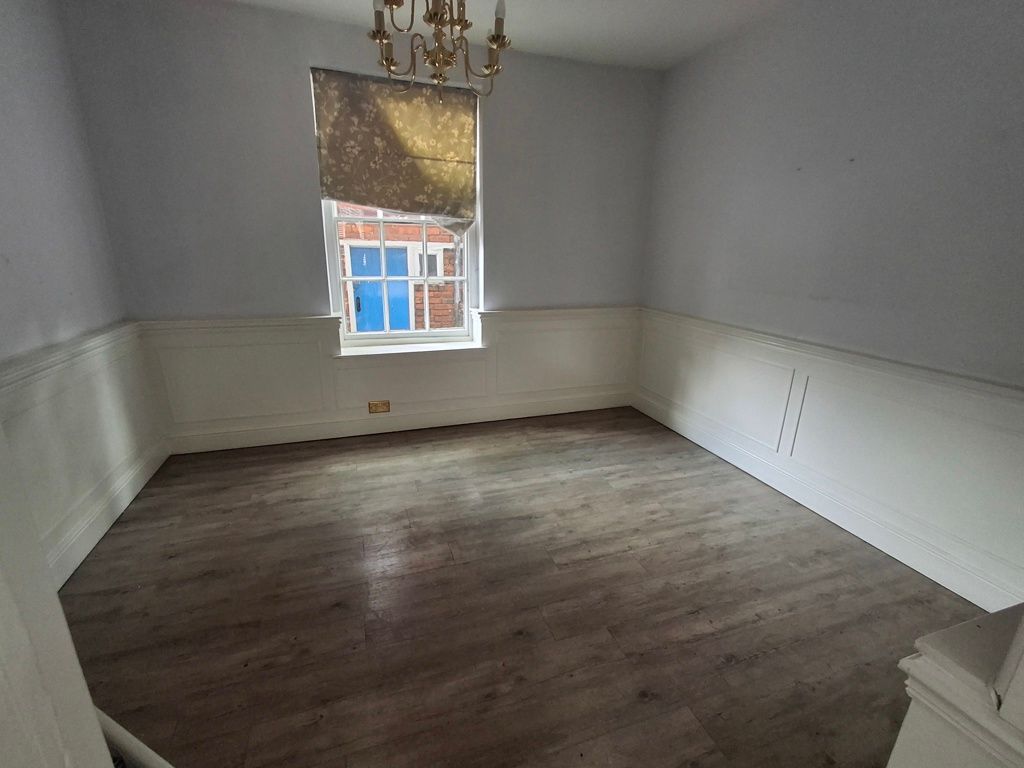 Property photo 2 of 14 Photo 4