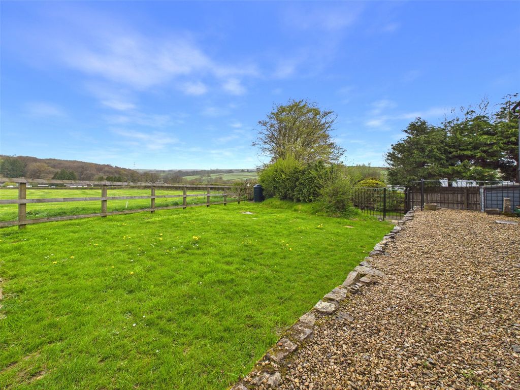 Property photo 2 of 18 Picture No. 38