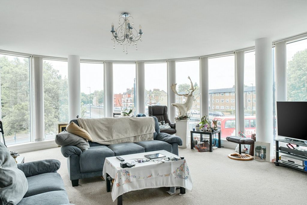 Property photo 3 of 16 Picture No. 27