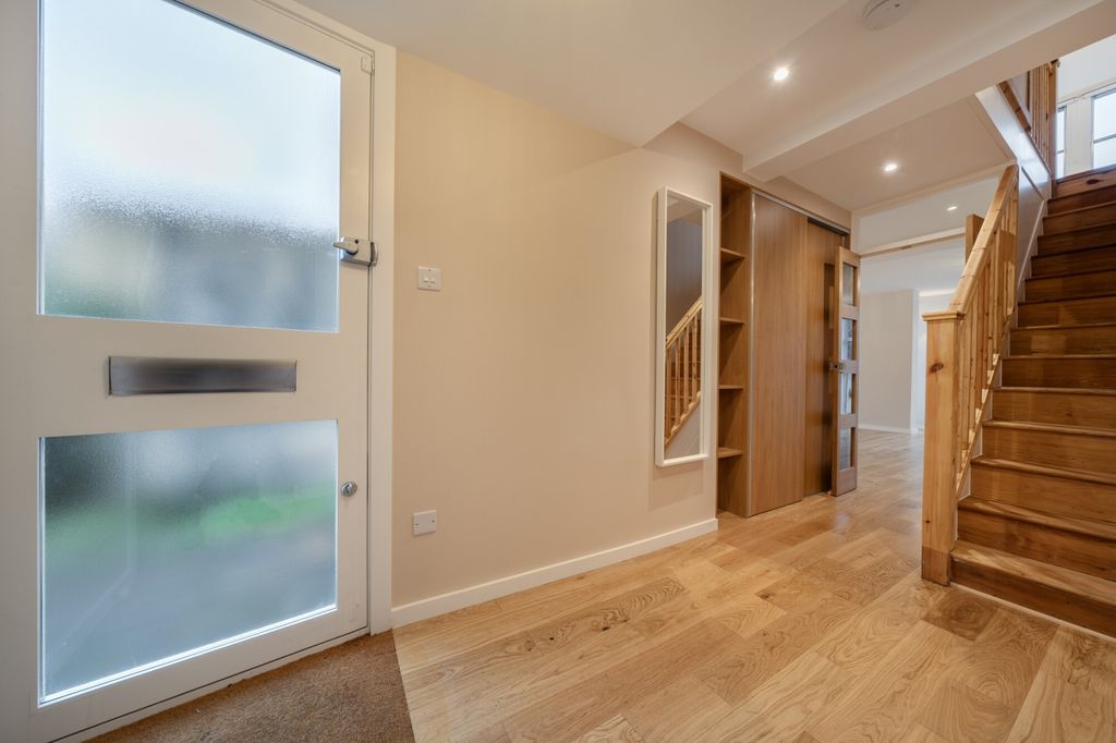 Property photo 2 of 23 Reception