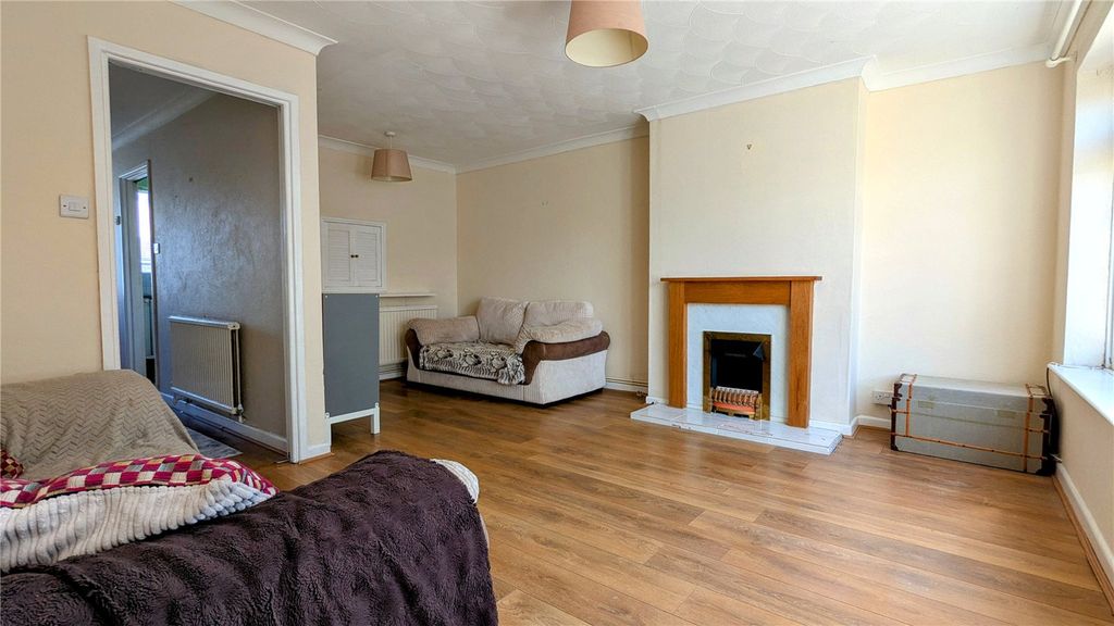 Property photo 2 of 14 Picture No. 05
