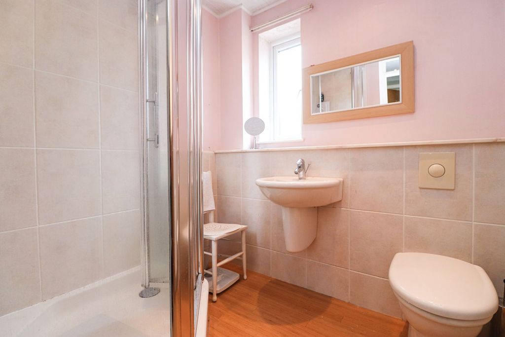Property photo 3 of 18 Shower Room