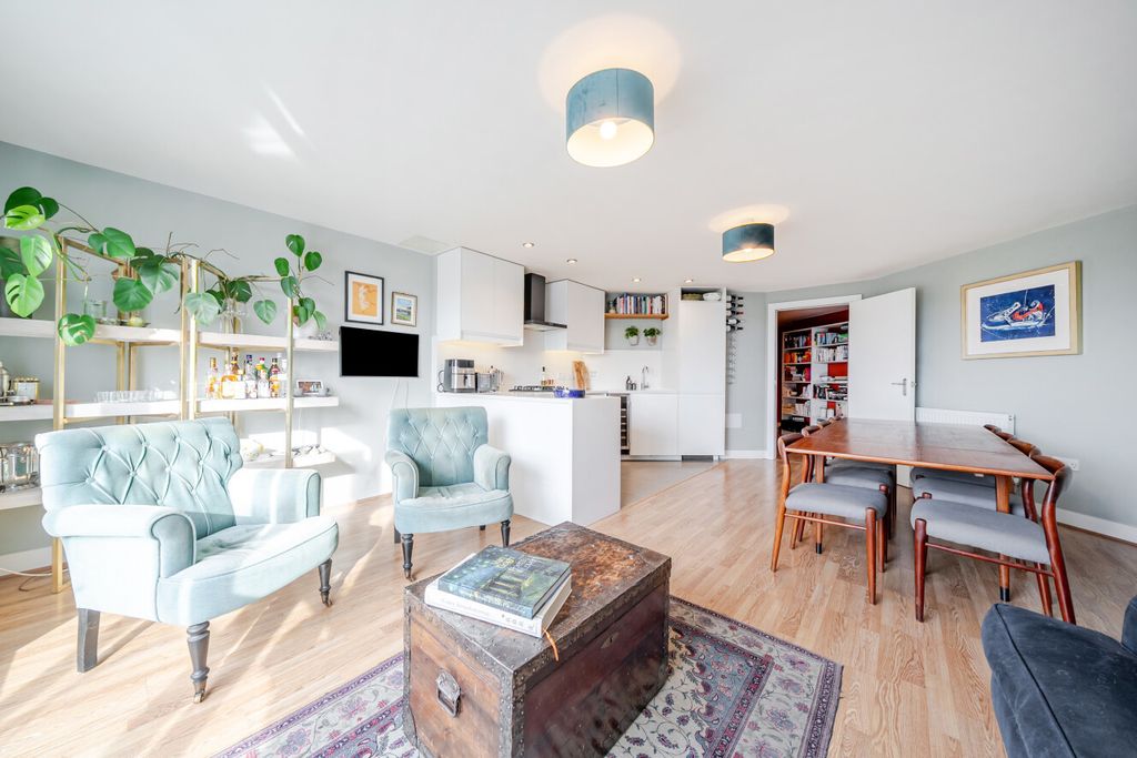 Property photo 1 of 18 1513370-13-1A0446...
