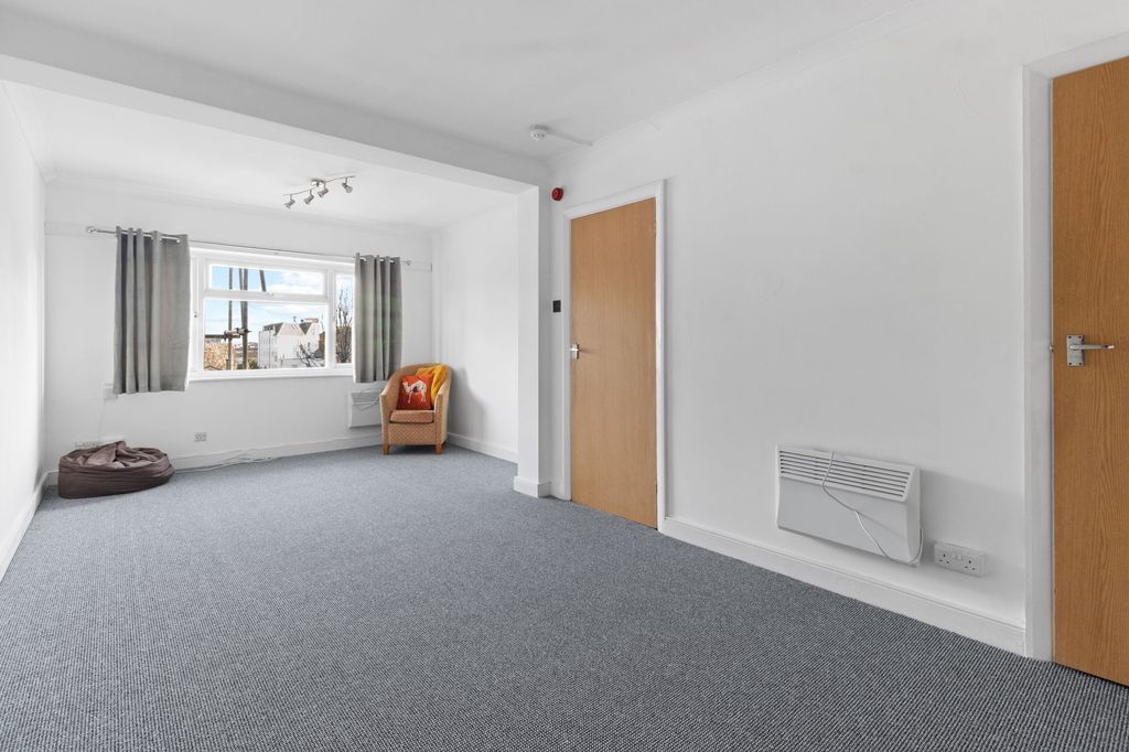 Property photo 2 of 10 Studio Room