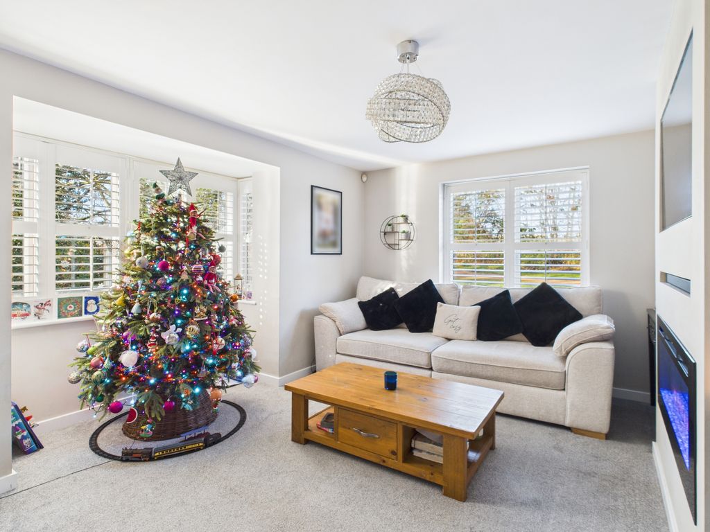 Property photo 2 of 32