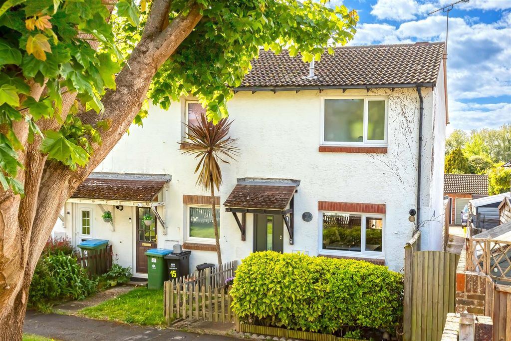 Property photo 1 of 17 Beacon Way_22.Jpg