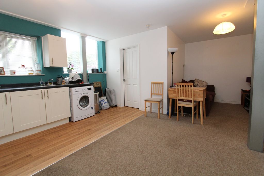 Property photo 2 of 7 Photo 02