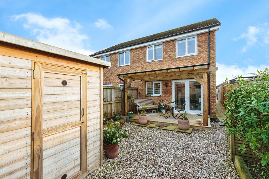 Property photo 2 of 23 Picture No. 12